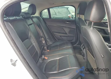 2017 Jaguar Xe Prestige z USA, uszkodzony, nr VIN SAJAE4BG6HA963435